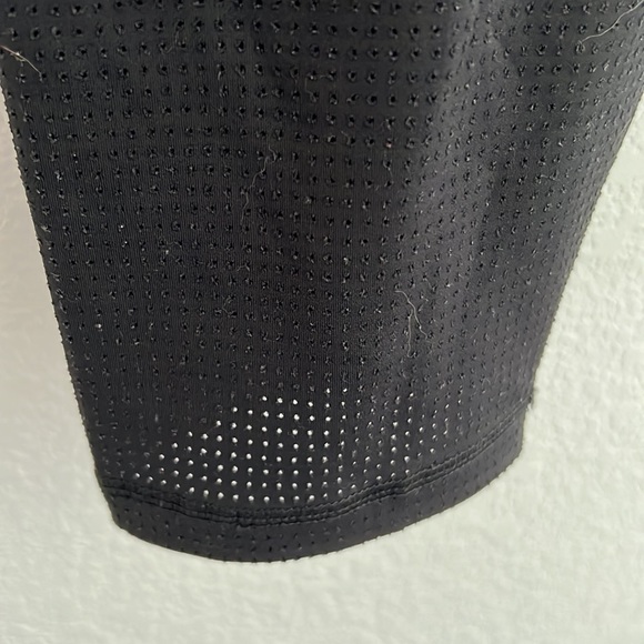 Ray Pose Capri Leggings With Mesh - Picture 3 of 4